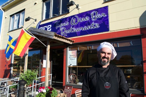 Javier at the Luna Cafe